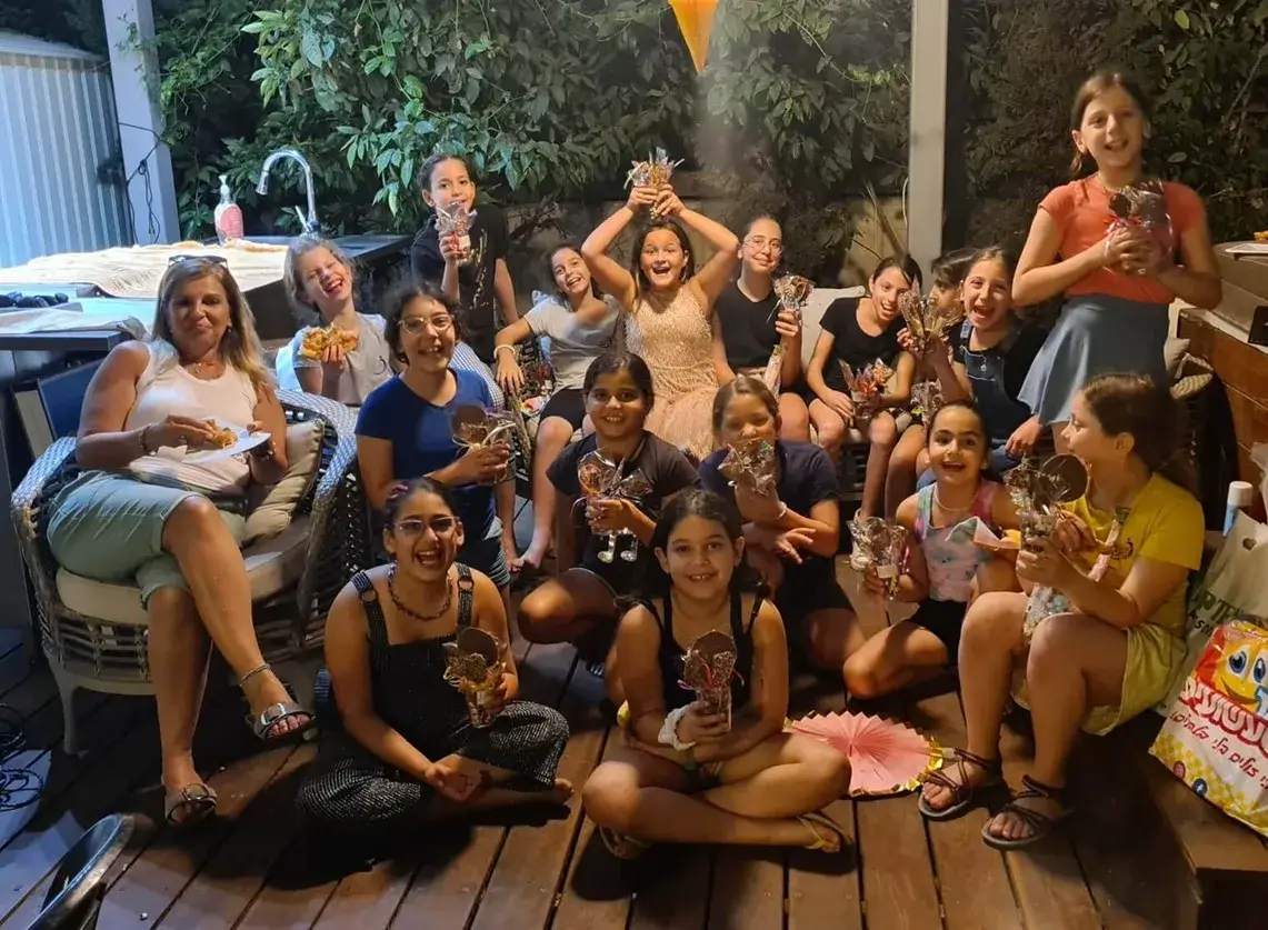 סדנת שוקולד לימי הולדת - פעילות יצירה מתוקה