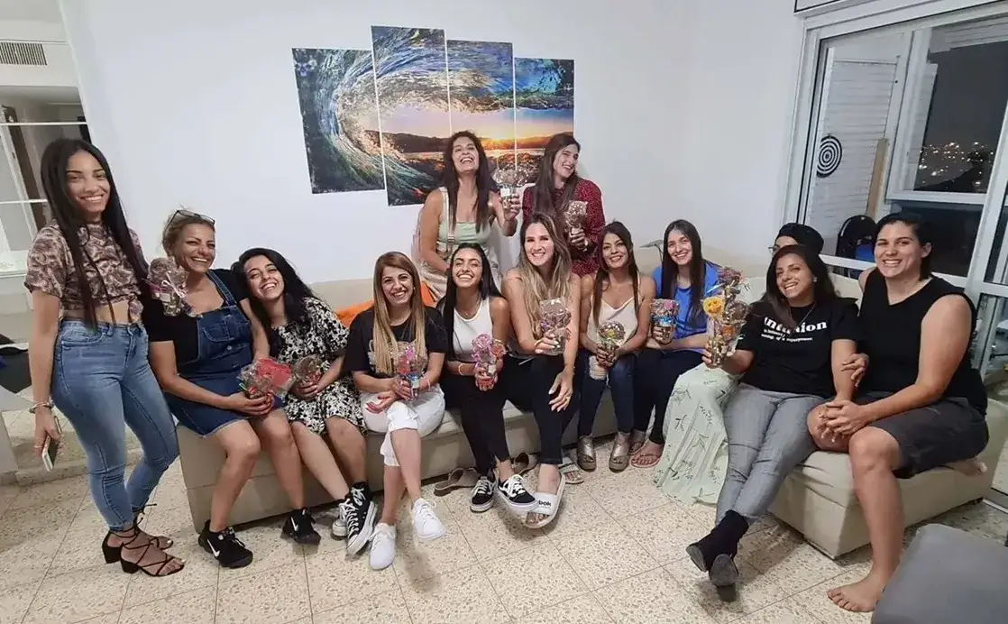 עבודה קבוצתית בסדנת שוקולד למבוגרים