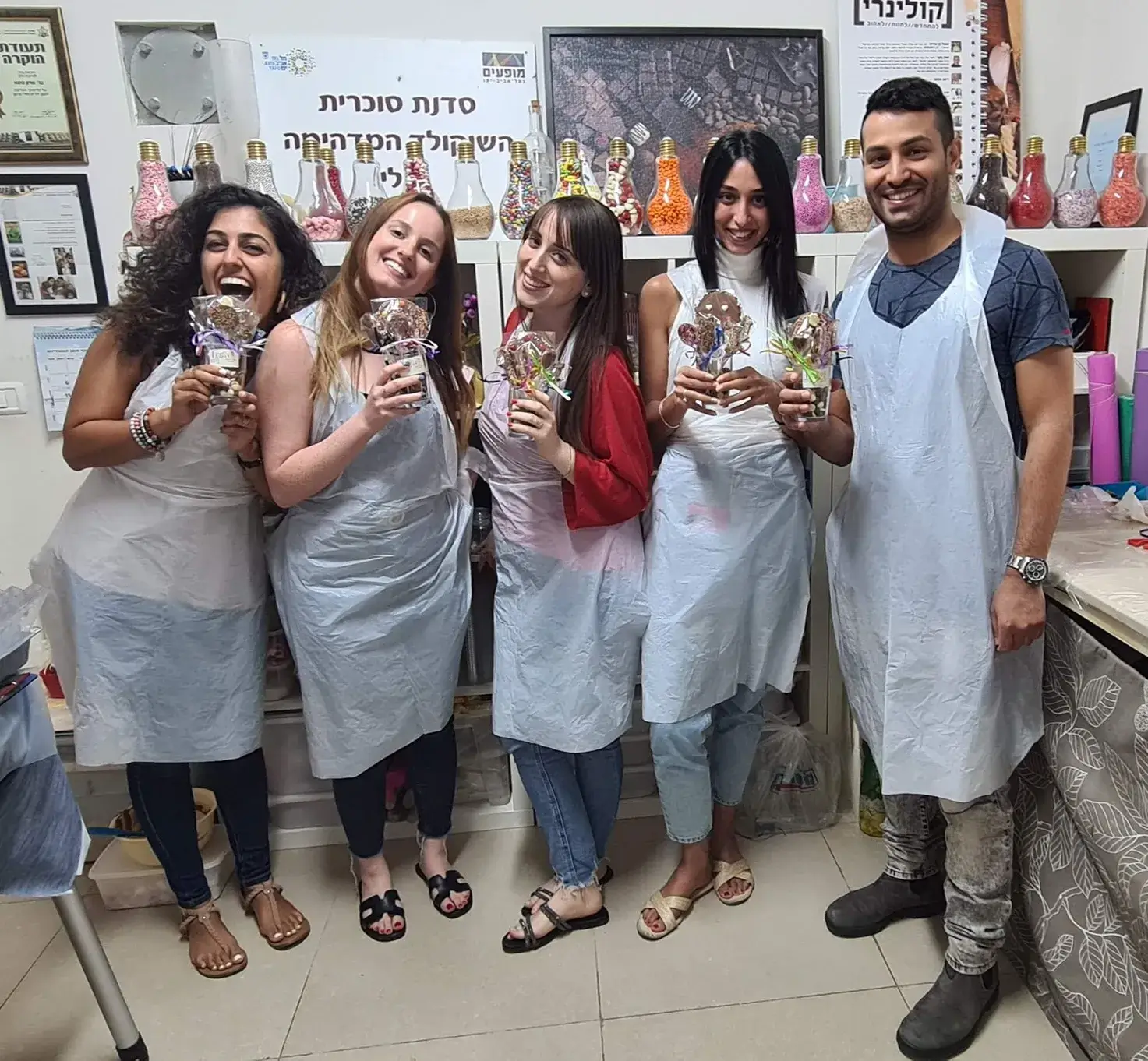 סדנת שוקולד בעינביז שוקולד - חוויית גיבוש דרך שוקולד